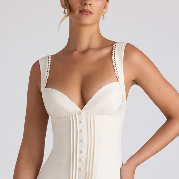 Oh Polly Cassandra Cream Ivory Mini Dress Button-Details - Picture 4 of 11